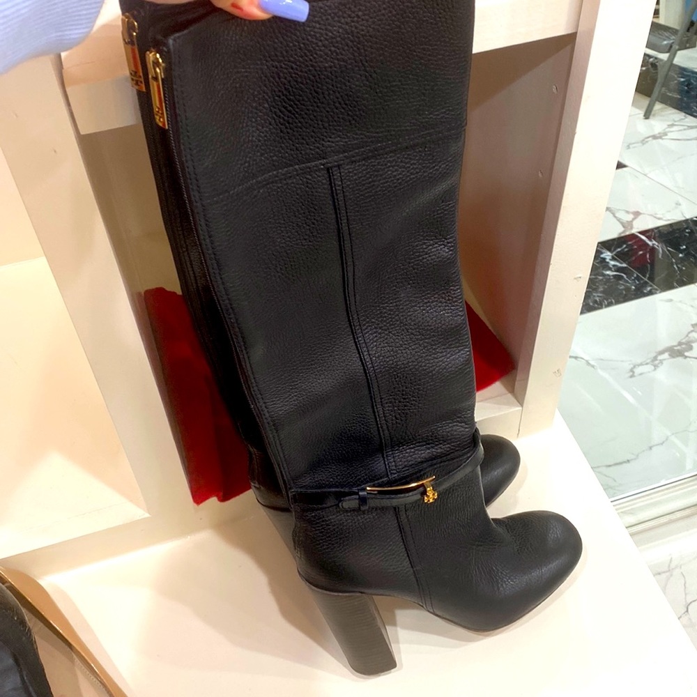 Tory burch black boots
